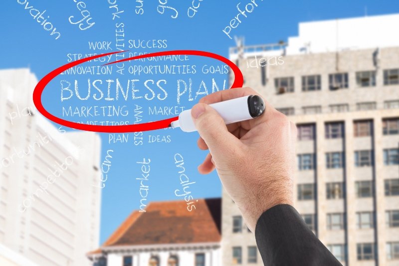 How to Go From Employee to Entrepreneur in 12 Months (Real Roadmap)